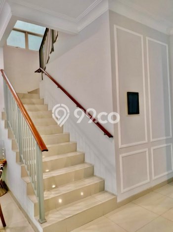 Rumah Luxury Modern Siap Huni di Pakuwon Indah Surabaya Rumah Luxury Modern Siap Huni di Pakuwon Indah Surabaya