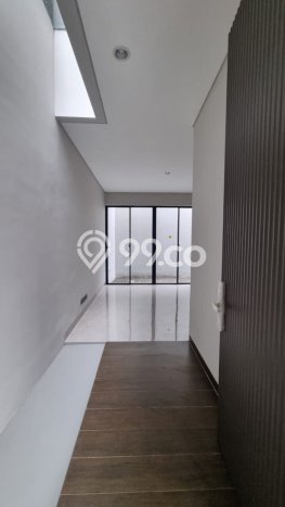 Rumah sewa siap pakai 3 KT di Citraland, Surabaya Rumah sewa siap pakai 3 KT di Citraland, Surabaya