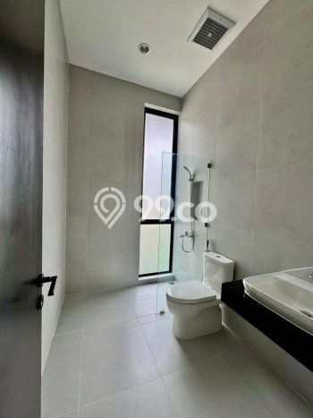 Rumah Luxury Modern Tanpa Renovasi di Citraland Surabaya Rumah Luxury Modern Tanpa Renovasi di Citraland Surabaya