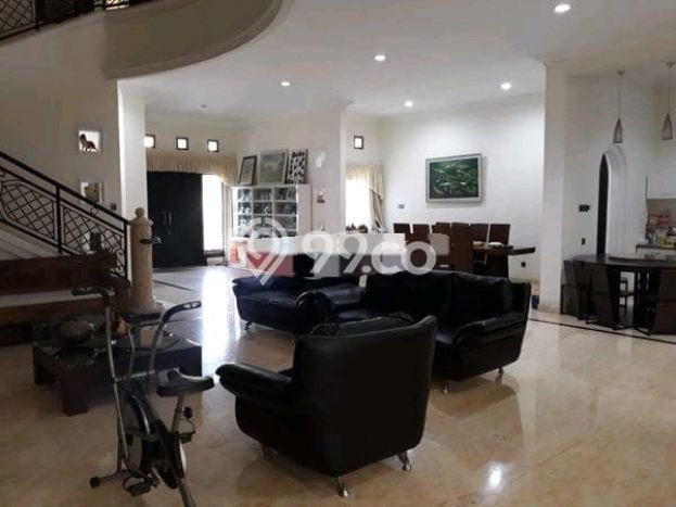 Rumah Elit LB 500m2 Siap Pakai Desain Elegan di Surabaya Kota, Surabaya Rumah Elit LB 500m2 Siap Pakai Desain Elegan di Surabaya Kota, Surabaya