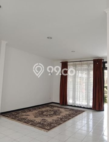 Vila di , Area 280m2m², Akses ke transportasi publik Vila di , Area 280m2m², Akses ke transportasi publik