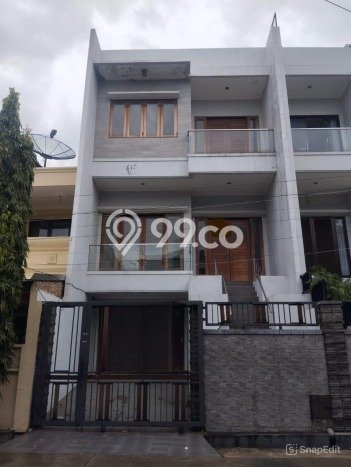Lokasi terbaik! Rumah siap pakai disewakan di Kelapa Gading LB 102m2 Lokasi terbaik! Rumah siap pakai disewakan di Kelapa Gading LB 102m2