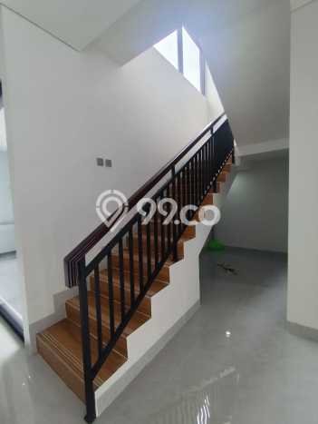 Jual Rumah Luas Megah Dengan View Eksklusif di BSD Griya Loka, Tangerang Jual Rumah Luas Megah Dengan View Eksklusif di BSD Griya Loka, Tangerang