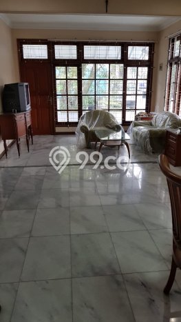 Rumah Mewah LB 251m2 Siap Huni Desain Elegan di Burangrang, Bandung Rumah Mewah LB 251m2 Siap Huni Desain Elegan di Burangrang, Bandung