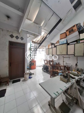 Rumah Luas Asri 3 KT Siap Huni di Taman Kopo Indah Bandung Rumah Luas Asri 3 KT Siap Huni di Taman Kopo Indah Bandung