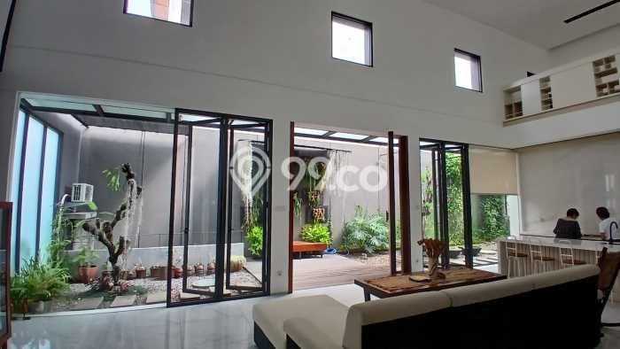 Rumah Mewah LB 400m2 Siap Huni Desain Elegan di Soekarno Hatta, Bandung Rumah Mewah LB 400m2 Siap Huni Desain Elegan di Soekarno Hatta, Bandung