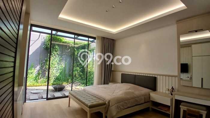 Rumah Mewah LB 400m2 Siap Huni Desain Elegan di Soekarno Hatta, Bandung Rumah Mewah LB 400m2 Siap Huni Desain Elegan di Soekarno Hatta, Bandung