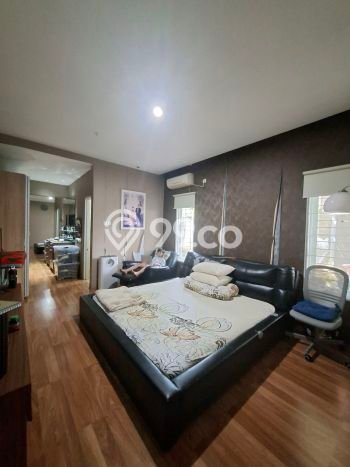 Rumah Elit Modern Tanpa Renovasi di Taman Kopo Indah Bandung Rumah Elit Modern Tanpa Renovasi di Taman Kopo Indah Bandung