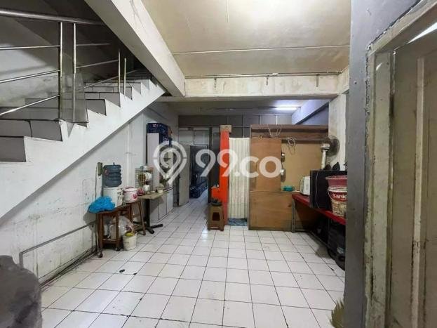 Ruko Strategis di , Luas 240m2m², Mainroad, Tingkat Keramaian Tinggi Ruko Strategis di , Luas 240m2m², Mainroad, Tingkat Keramaian Tinggi