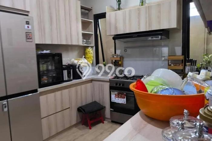 Unit Ruko Dijual di Kiaracondong Bandung Luas Tanah 180m2, Luas Bangunan 300m2 Unit Ruko Dijual di Kiaracondong Bandung Luas Tanah 180m2, Luas Bangunan 300m2