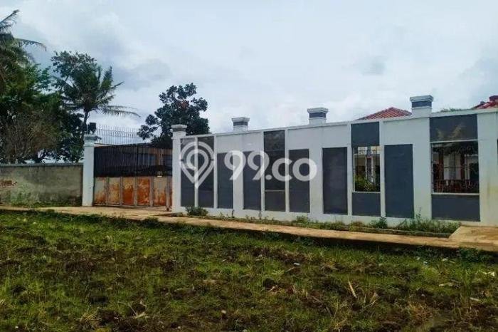 HOT LISTING! Rumah Nyaman area Rancaekek, Luas 329m2m² Bangunan 180m2m² HOT LISTING! Rumah Nyaman area Rancaekek, Luas 329m2m² Bangunan 180m2m²