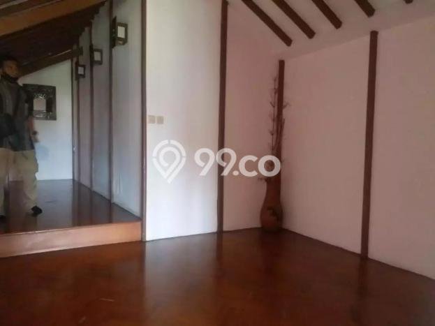 SEGERA MILIKI! Rumah area , Bandung, Luas 333m2m² Bangunan 255m2m² SEGERA MILIKI! Rumah area , Bandung, Luas 333m2m² Bangunan 255m2m²