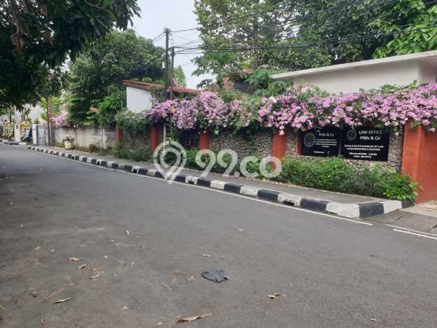 Siap Huni Rumah Mewah 3 Kamar di Menteng Dekat ke Mana Pun Siap Huni Rumah Mewah 3 Kamar di Menteng Dekat ke Mana Pun