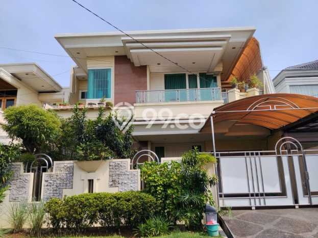 Rumah Mewah LB 400m2 Siap Huni Desain Elegan di Joglo, Jakarta Barat Rumah Mewah LB 400m2 Siap Huni Desain Elegan di Joglo, Jakarta Barat