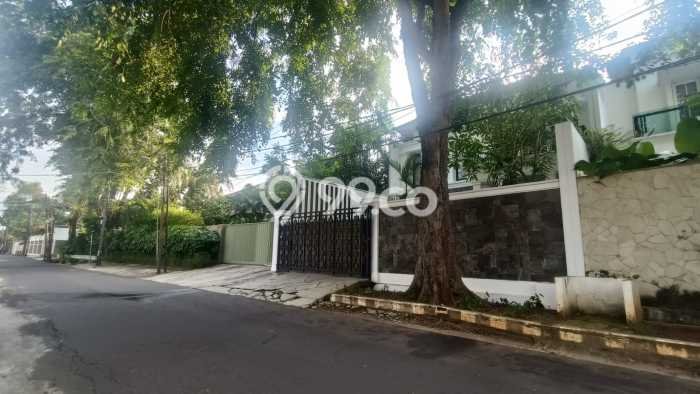Jual Rumah Luas Elegan Dengan View Eksklusif di Pejaten, Jakarta Selatan Jual Rumah Luas Elegan Dengan View Eksklusif di Pejaten, Jakarta Selatan