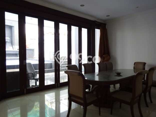 Ready to Use! Premium House LT 628m2 Desain Elegan di Lebak Bulus Ready to Use! Premium House LT 628m2 Desain Elegan di Lebak Bulus