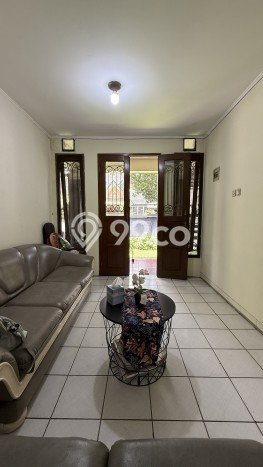 Ready to Use! Luxury House LT 240m2 Desain Modern di BSD Giri Loka Ready to Use! Luxury House LT 240m2 Desain Modern di BSD Giri Loka
