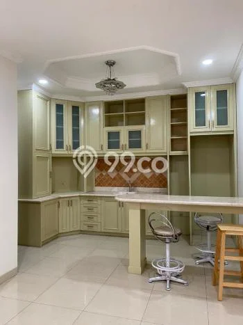 Lokasi strategis! Rumah siap huni dikontrakkan di Kembangan LB 300m2 Lokasi strategis! Rumah siap huni dikontrakkan di Kembangan LB 300m2