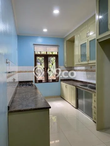 Lokasi strategis! Rumah siap huni dikontrakkan di Kembangan LB 300m2 Lokasi strategis! Rumah siap huni dikontrakkan di Kembangan LB 300m2