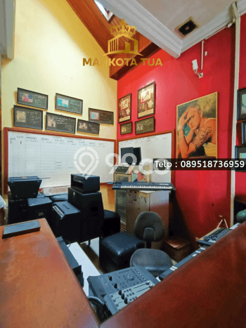 Rumah Luxury Modern Tanpa Renovasi di Pejaten Jakarta Selatan Rumah Luxury Modern Tanpa Renovasi di Pejaten Jakarta Selatan