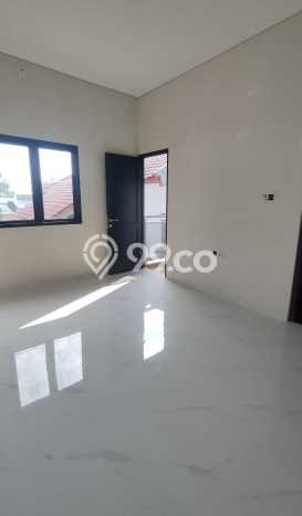 Rumah Strategis Modern Lb 120m2 di Ciputat, Tangerang Selatan Rumah Strategis Modern Lb 120m2 di Ciputat, Tangerang Selatan