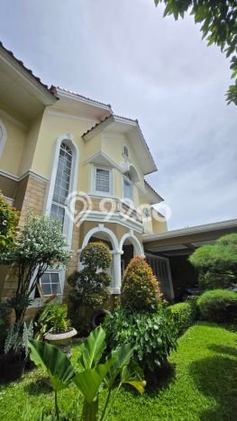 Hunian Mewah LB 330m2 Siap Pakai Desain Elegan di BSD, Tangerang Hunian Mewah LB 330m2 Siap Pakai Desain Elegan di BSD, Tangerang