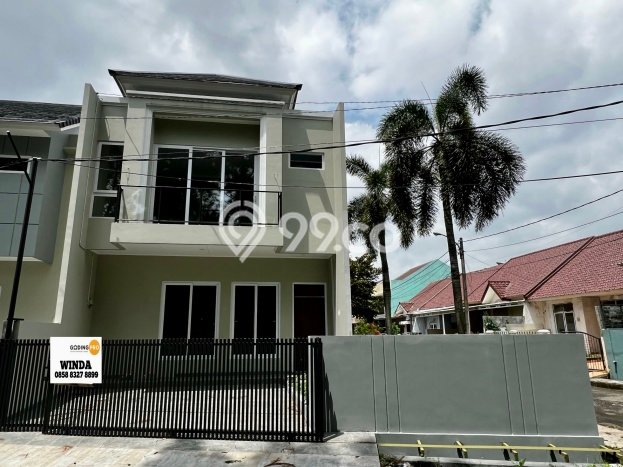 Jual Rumah Mewah Megah Dengan View Eksklusif di Villa Melati Mas, Tangerang Selatan Jual Rumah Mewah Megah Dengan View Eksklusif di Villa Melati Mas, Tangerang Selatan