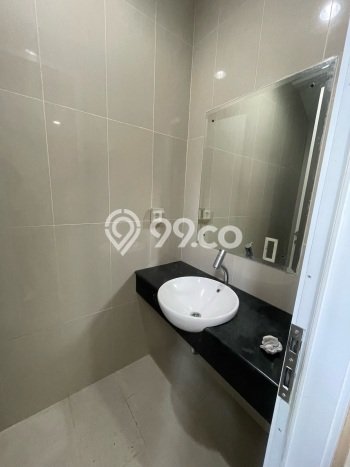 Disewakan! Rumah 3 Kamar Tidur &
3 Kamar Mandi di BSD Green Wich, Tangerang Disewakan! Rumah 3 Kamar Tidur &
3 Kamar Mandi di BSD Green Wich, Tangerang