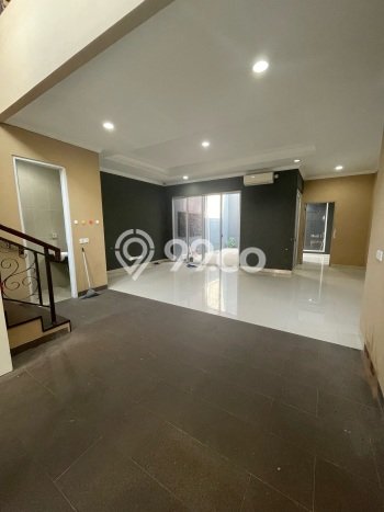 Disewakan! Rumah 3 Kamar Tidur &
3 Kamar Mandi di BSD Green Wich, Tangerang Disewakan! Rumah 3 Kamar Tidur &
3 Kamar Mandi di BSD Green Wich, Tangerang