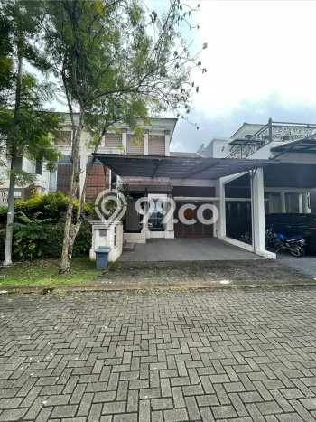 Disewakan! Rumah 3 Kamar Tidur &
3 Kamar Mandi di BSD Green Wich, Tangerang Disewakan! Rumah 3 Kamar Tidur &
3 Kamar Mandi di BSD Green Wich, Tangerang