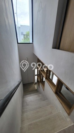 Rumah Modern Cantik 3 KT Bisa Langsung Pindah di BSD Rumah Modern Cantik 3 KT Bisa Langsung Pindah di BSD
