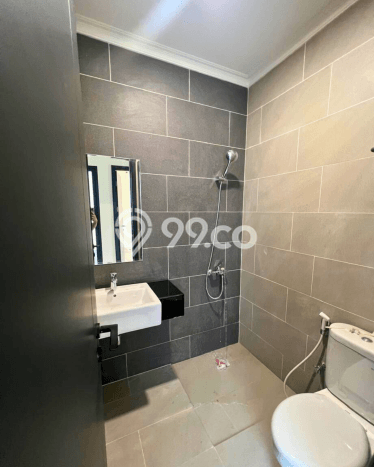Rumah Strategis Minimalis Lb 100m2 di BSD, Tangerang Selatan Rumah Strategis Minimalis Lb 100m2 di BSD, Tangerang Selatan