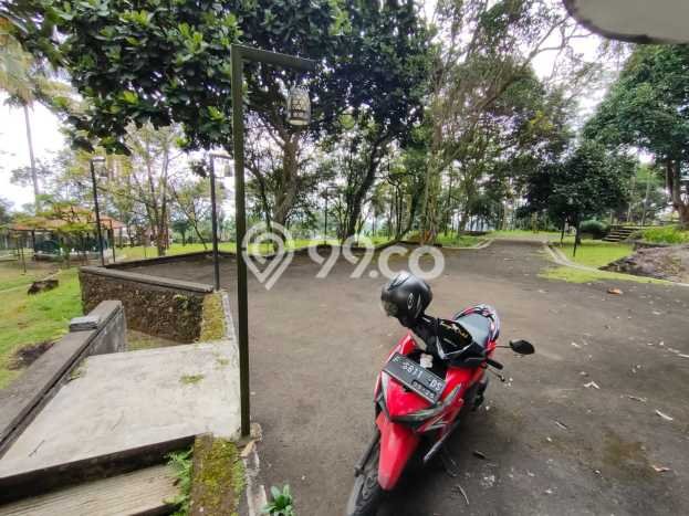 Vila Terawat Kawasan Pamijahan, Dimensi 9498m2m², Lokasi Premium dengan jalan bagus Vila Terawat Kawasan Pamijahan, Dimensi 9498m2m², Lokasi Premium dengan jalan bagus