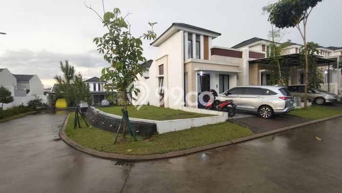 Rumah Luas Asri 2 KT Siap Huni di Sentul Bogor Rumah Luas Asri 2 KT Siap Huni di Sentul Bogor