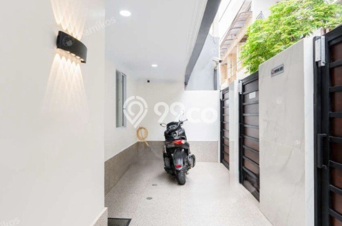 Dijual Rumah Kost di Tanjung Duren, Jakarta Barat, 19 KT, 19 KM, Bangunan 280m2 Dijual Rumah Kost di Tanjung Duren, Jakarta Barat, 19 KT, 19 KM, Bangunan 280m2