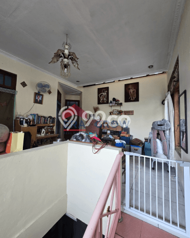 Rumah Strategis Modern Lb 200m2 di Kebon Jeruk, Jakarta Barat Rumah Strategis Modern Lb 200m2 di Kebon Jeruk, Jakarta Barat