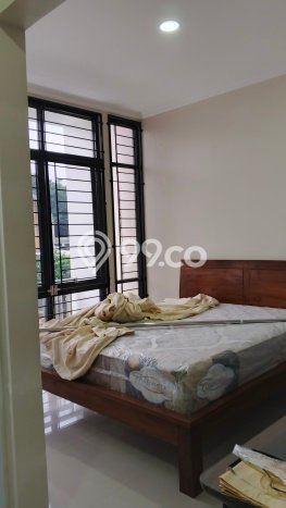 Jual Rumah Eksklusif 4 KT di Villa Melati Mas, Tangerang Selatan Jual Rumah Eksklusif 4 KT di Villa Melati Mas, Tangerang Selatan