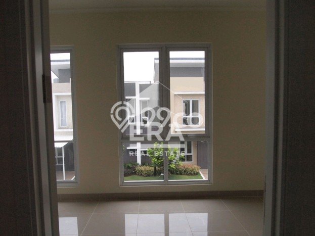 Dijual Rumah Luas Elegan Dengan View Cantik di Gading Serpong, Tangerang Dijual Rumah Luas Elegan Dengan View Cantik di Gading Serpong, Tangerang
