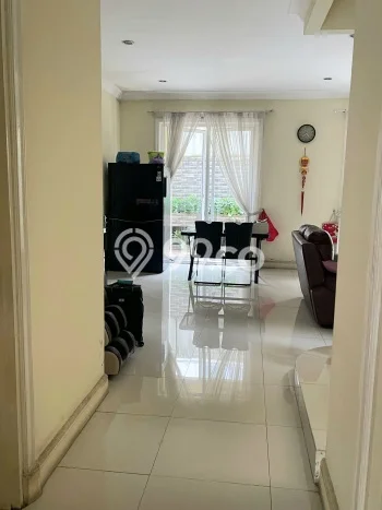 Jual Rumah Luas Elegan Dengan View Cantik di Modernland, Tangerang Jual Rumah Luas Elegan Dengan View Cantik di Modernland, Tangerang