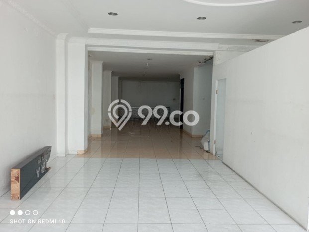 Ruko Kawasan Bisnis Kawasan , Luas 560m2m², Siap Operasional Ruko Kawasan Bisnis Kawasan , Luas 560m2m², Siap Operasional