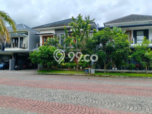 HUNIAN PILIHAN! Rumah area Ngaglik, Luas 308m2m² Bangunan 354m2m² HUNIAN PILIHAN! Rumah area Ngaglik, Luas 308m2m² Bangunan 354m2m²