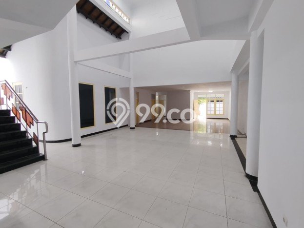 EXCLUSIVE OFFER! Rumah di Godean, 5 KM, Lingkungan Elite, LT 400m2m² Bangunan 400m2m² EXCLUSIVE OFFER! Rumah di Godean, 5 KM, Lingkungan Elite, LT 400m2m² Bangunan 400m2m²