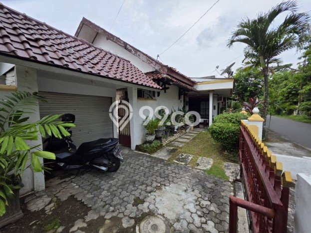 Siap Huni Rumah Mewah 6 Kamar di Depok Dekat ke Mana Pun Siap Huni Rumah Mewah 6 Kamar di Depok Dekat ke Mana Pun