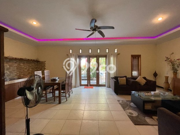 Vila di Sewon, Dimensi 688m2m², Akses ke transportasi publik Vila di Sewon, Dimensi 688m2m², Akses ke transportasi publik