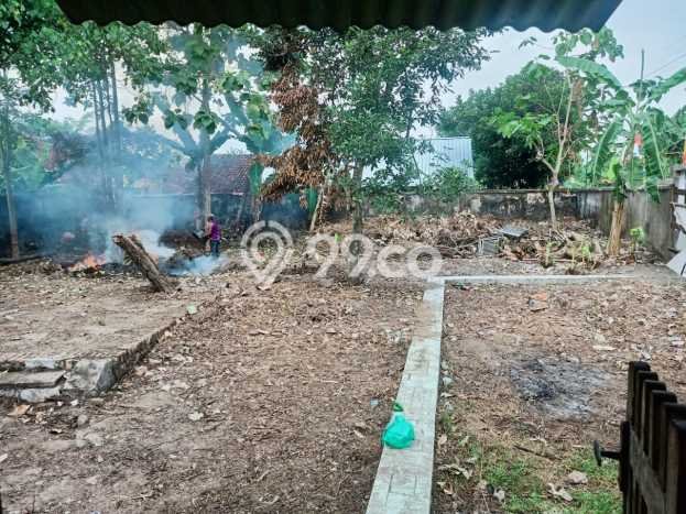 Lokasi terbaik! Rumah siap pakai dikontrakkan di Godean LB 300m2 Lokasi terbaik! Rumah siap pakai dikontrakkan di Godean LB 300m2