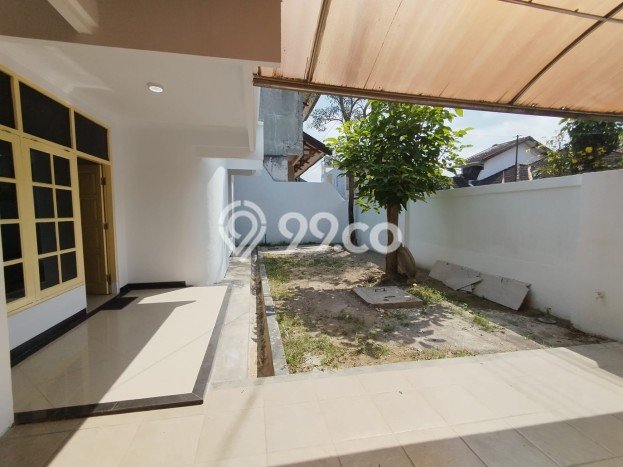 EXCLUSIVE OFFER! Rumah di Godean, 5 KM, Lingkungan Elite, LT 400m2m² Bangunan 400m2m² EXCLUSIVE OFFER! Rumah di Godean, 5 KM, Lingkungan Elite, LT 400m2m² Bangunan 400m2m²