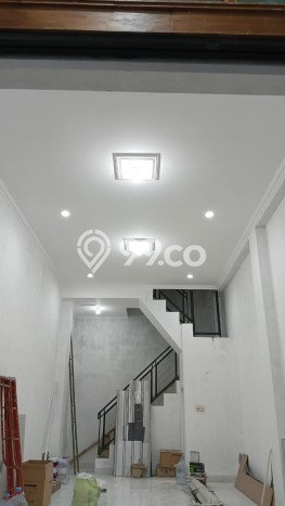 Disewakan Ruko komersial di Depok luas bangunan 80m2 Disewakan Ruko komersial di Depok luas bangunan 80m2