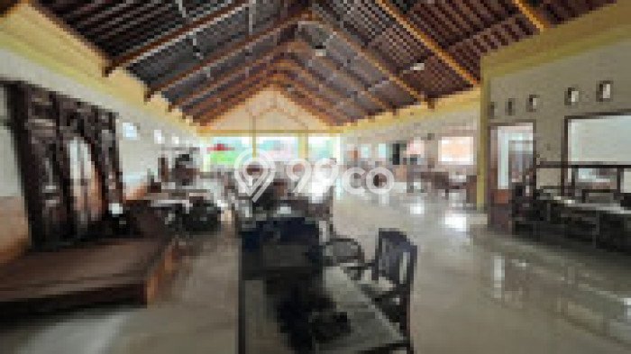 Unit Komersial Disewakan di Caturtunggal di Area Ramai & Strategis Unit Komersial Disewakan di Caturtunggal di Area Ramai & Strategis