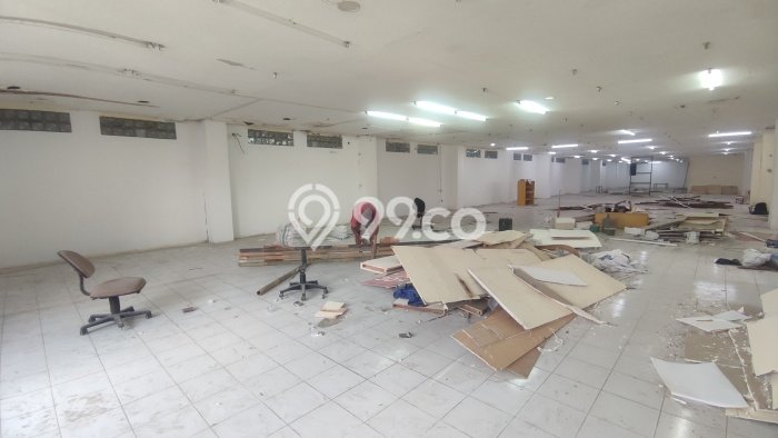 Komersial disewakan di Gedong Tengen Yogyakarta dengan luas bangunan 2400m2 Komersial disewakan di Gedong Tengen Yogyakarta dengan luas bangunan 2400m2