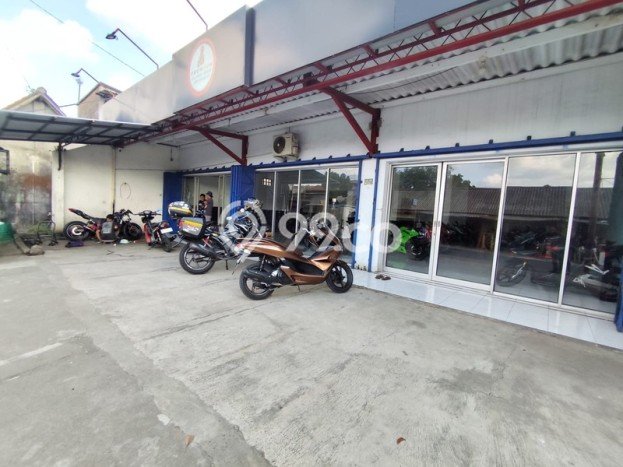 Unit Komersial Disewa Lokasi Bantul, Bantul Spesifikasi Luas Bangunan 420m2 Unit Komersial Disewa Lokasi Bantul, Bantul Spesifikasi Luas Bangunan 420m2